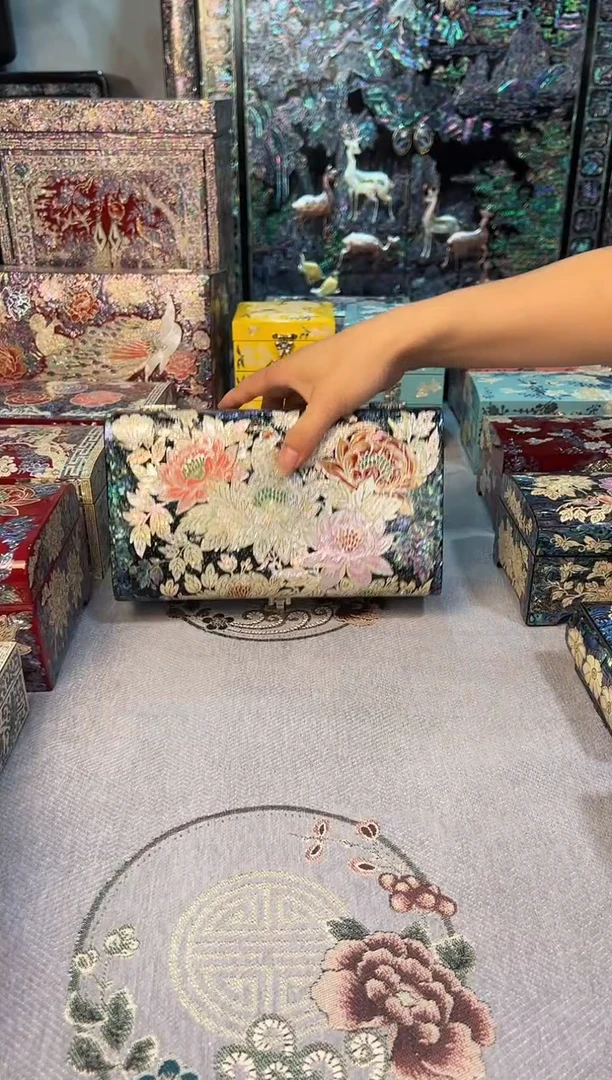 黑金鲍全满螺·弘贝雅螺钿漆器文化馆