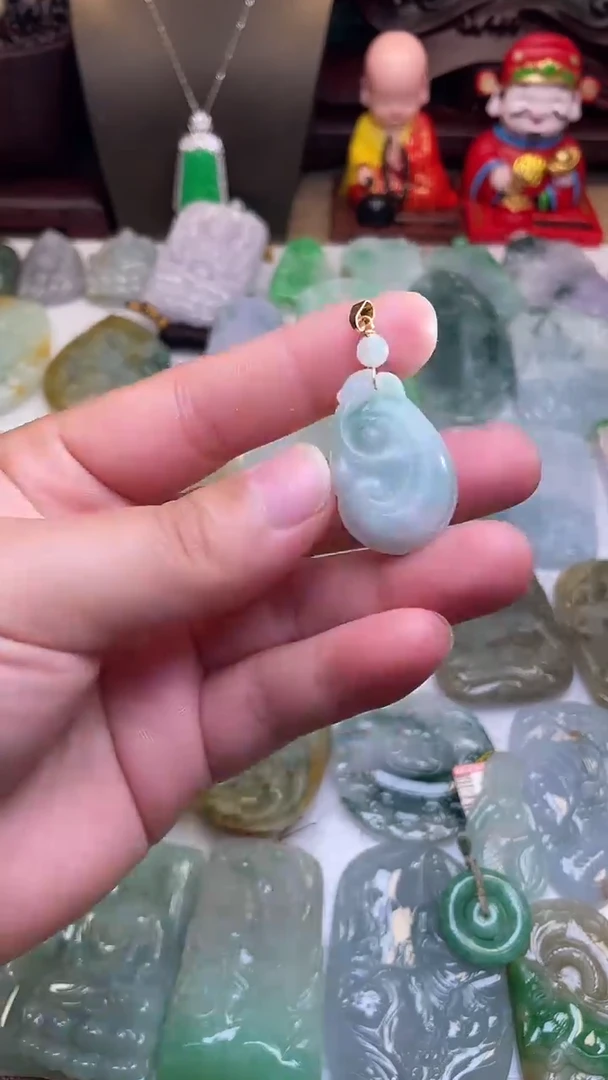颈饰未镶嵌翡翠如意