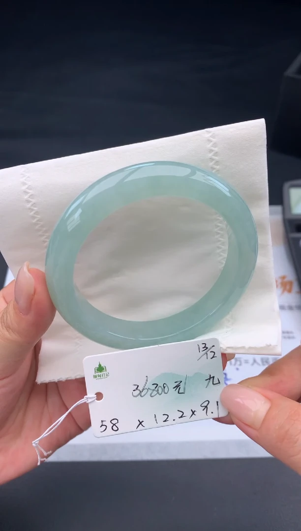 未镶嵌手镯翡翠翡翠自带#送人#，假一赔三