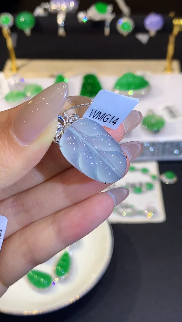 翡翠18K金镶嵌吊坠(不含链)WMG3140多样性发其一