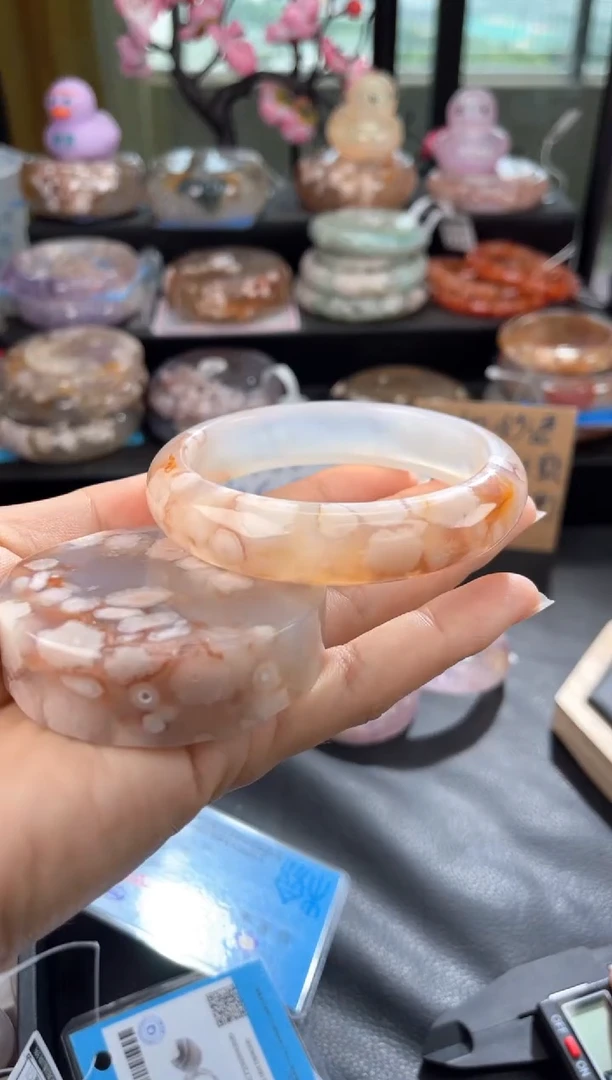 石英质玉手镯未镶嵌58