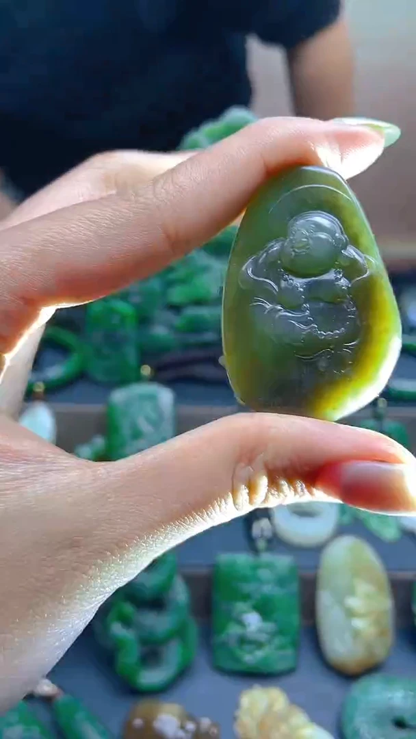 颈饰未镶嵌和田玉1