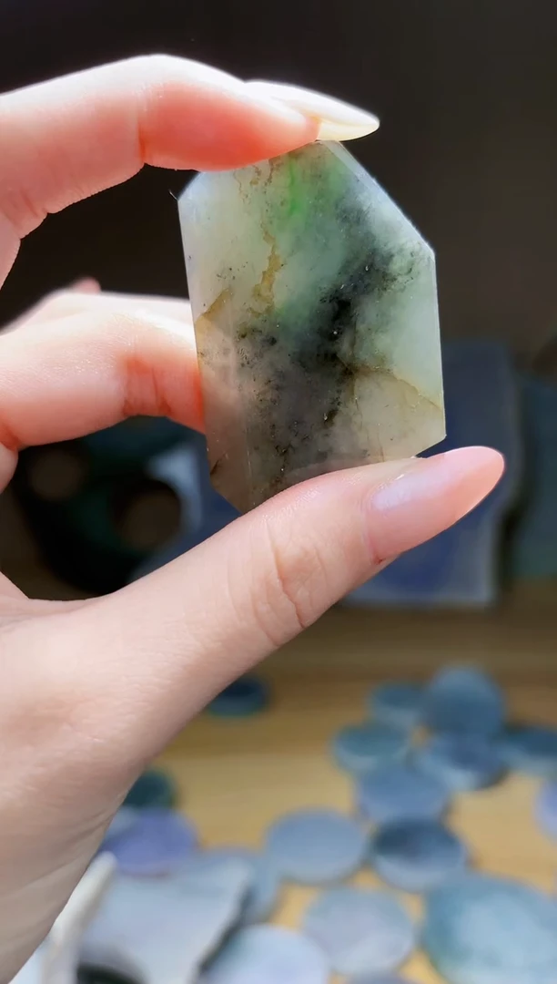 翡翠未镶嵌颈饰翡翠A货 温谭847