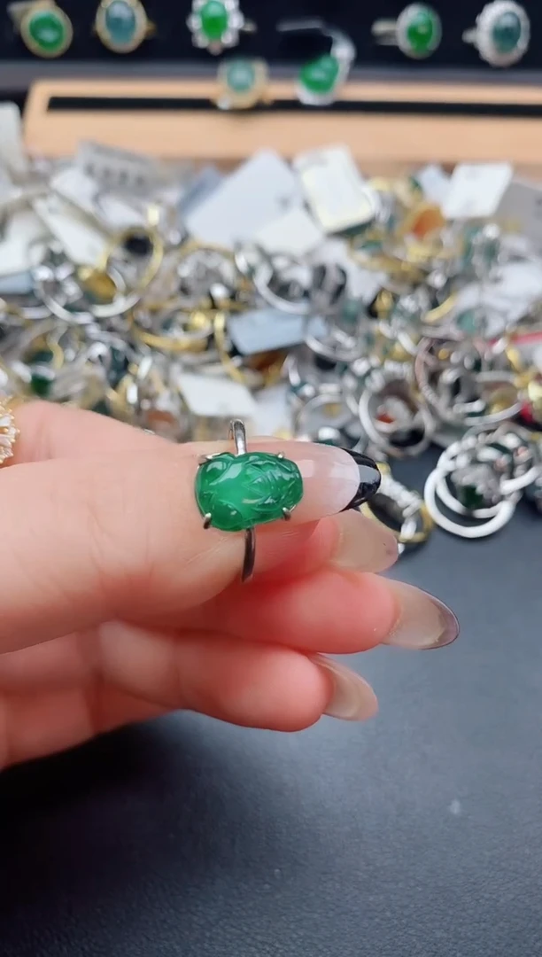 银S925镶嵌戒指翡翠1