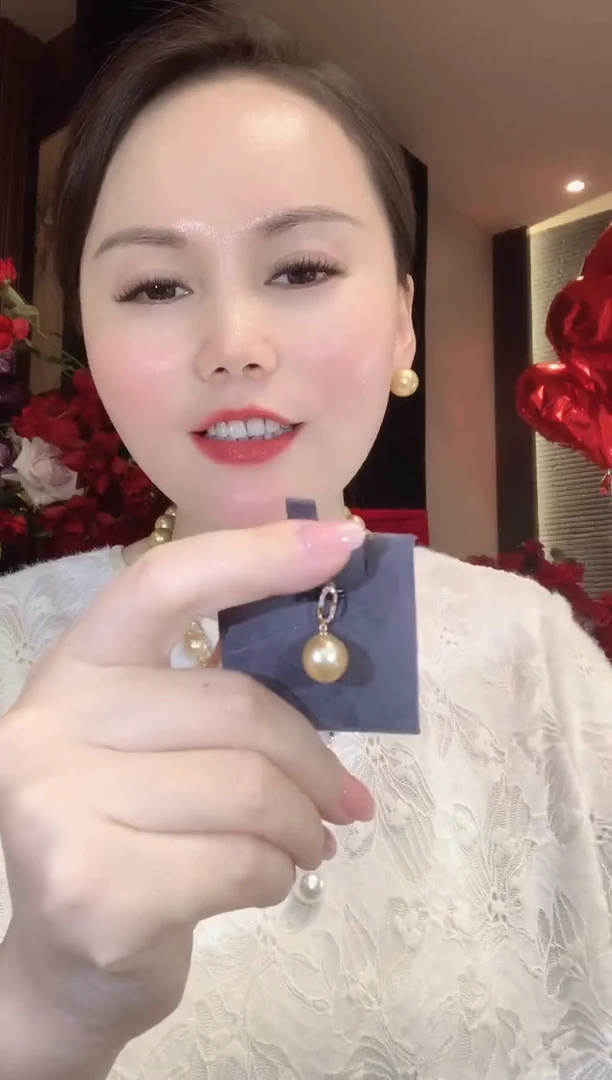 18K金镶嵌吊坠(不含链)海水珍珠C19