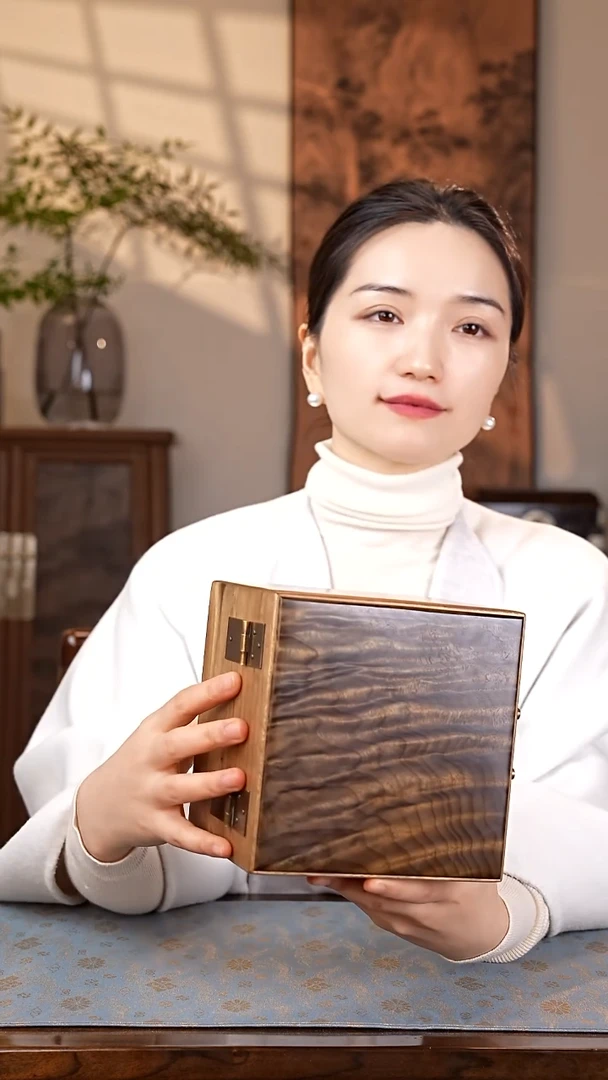 乌木类家具金丝楠满水波纹首饰盒