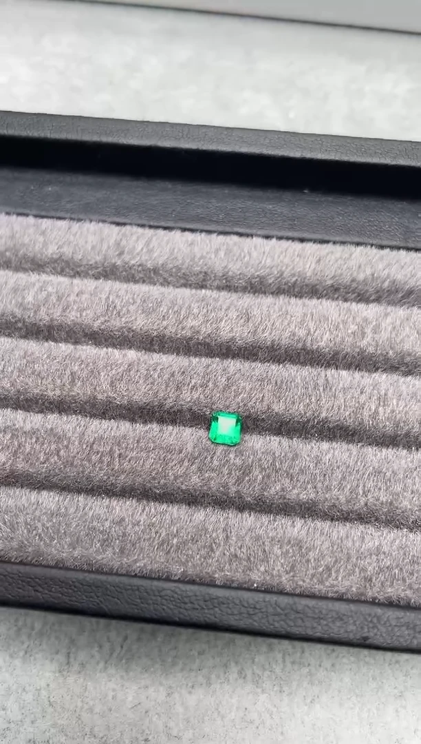 【闪购商品】祖母绿裸石未镶嵌0.44ct潘杰希尔沃顿绿GUILD