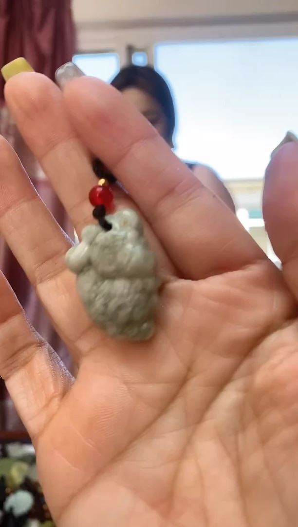 未镶嵌岫玉吊坠