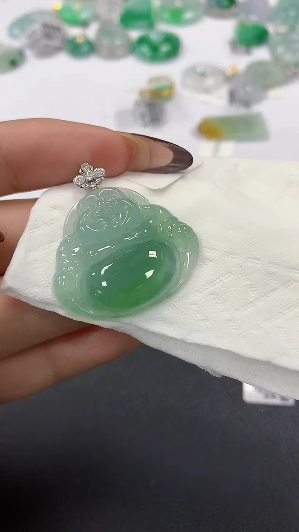 颈饰18K金镶嵌翡翠a货假一赔三支持复检百元上9元证书费自理