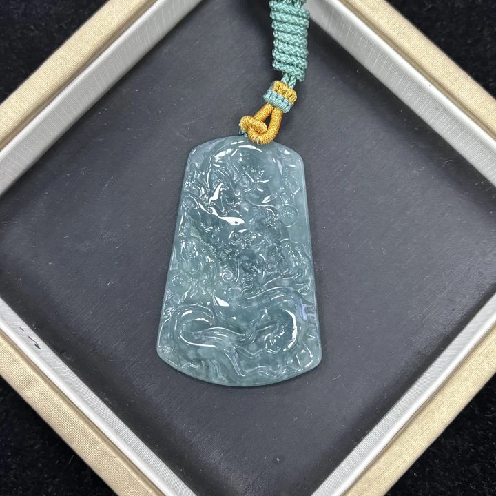 翡翠A货危龙牌吊坠（拍一个发一个多样性发货）55*35*4-561219