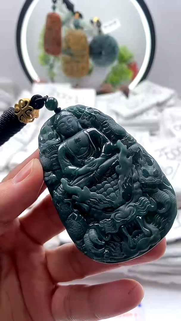 【闪购商品】翡翠颈饰未镶嵌大日如来