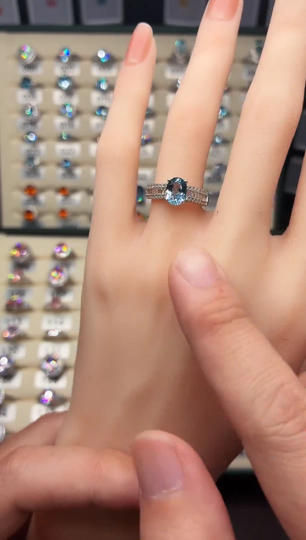 银S925镶嵌戒指海蓝宝石1111