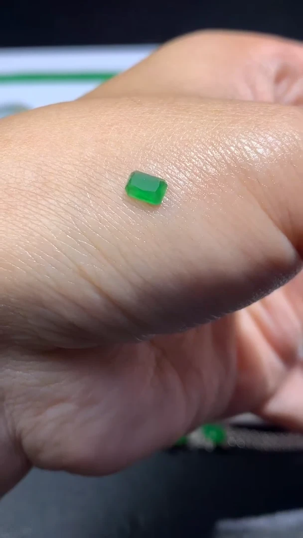 未镶嵌定制翡翠毛货