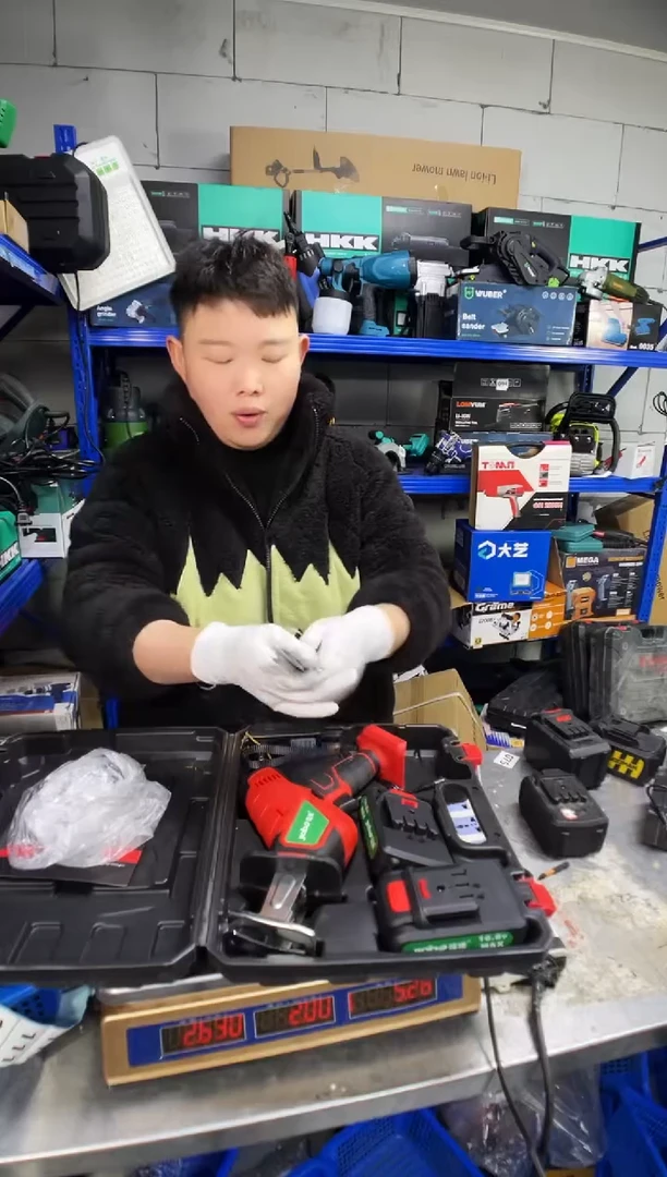 库存16.8V马刀锯听讲解看图片下单 没有运费险77马刀锯套盒