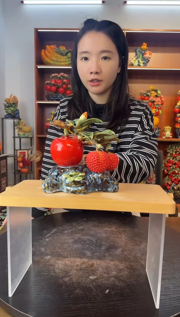 陶瓷有底座苹果荔枝摆件