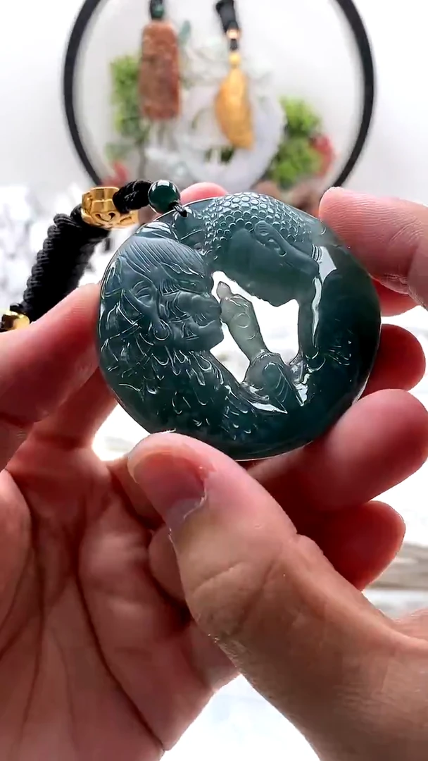 颈饰未镶嵌翡翠一念之间