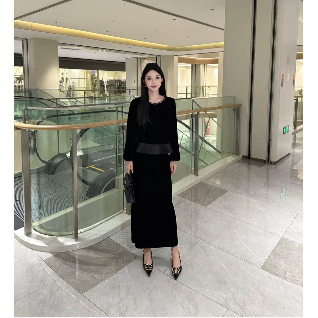 【猫七七】2025秋装新款两件套高级显瘦丝绒连衣裙套装女Q53TZW5031