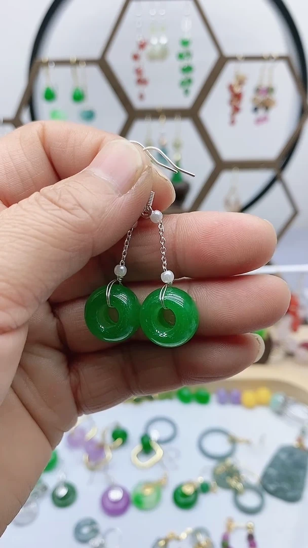 未镶嵌石英质玉（天山翠）耳饰981496