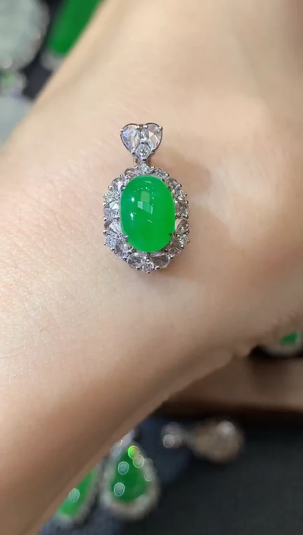 吊坠(不含链)18K金镶嵌翡翠D66