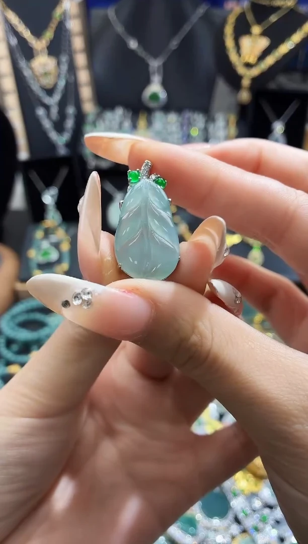 翡翠未镶嵌吊坠(不含链)天然翡翠a货 多样性发其一