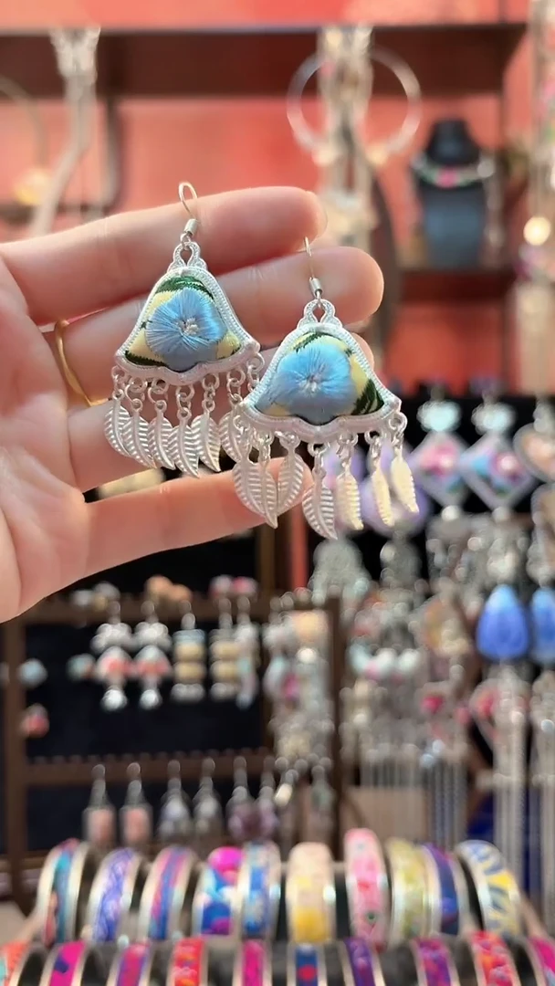 织绣 云织谣民族风精美饰品   155