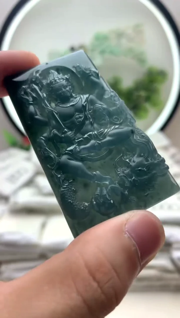 颈饰未镶嵌翡翠不动明王