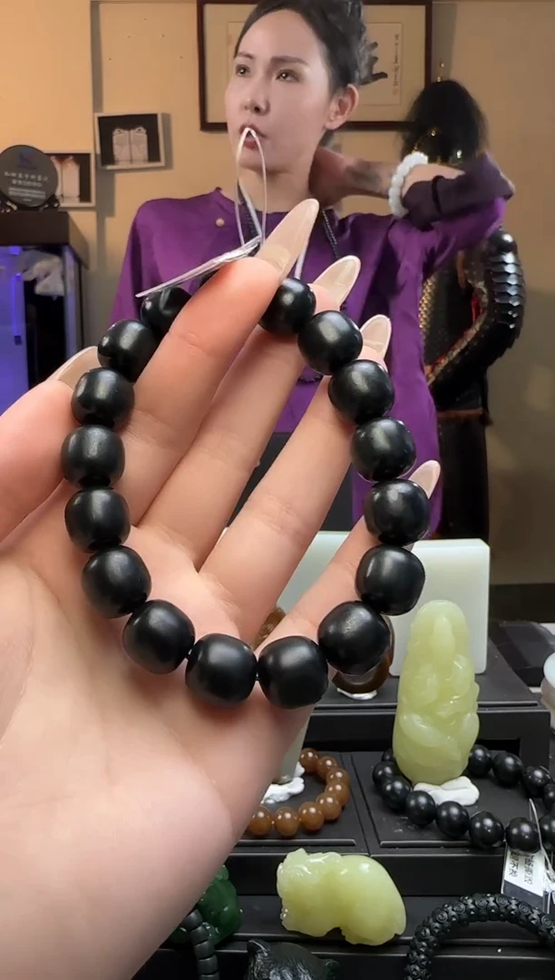 【闪购商品】和田玉老型珠未镶嵌手串