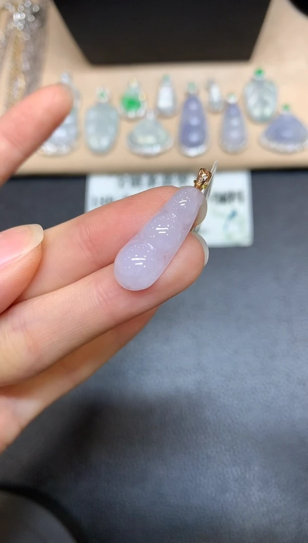 【闪购商品】翡翠颈饰18K金镶嵌福豆【无服务费多样性发其一