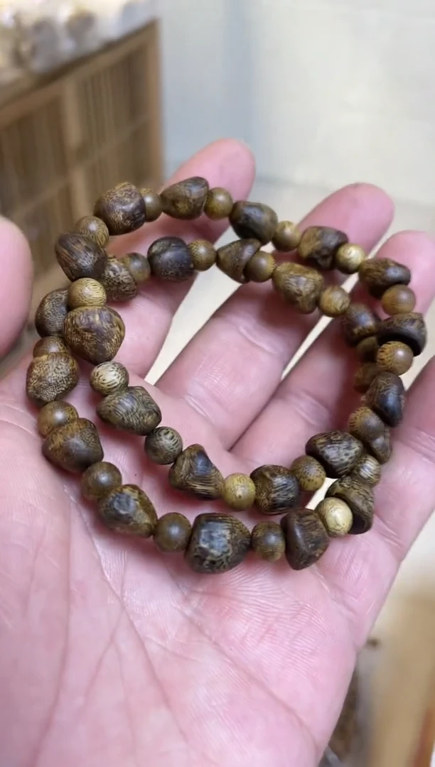 【闪购商品】沉香手串红金猊随型单圈留疤多样性发其一