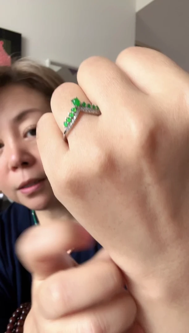 翡翠戒指未镶嵌翡翠戒指