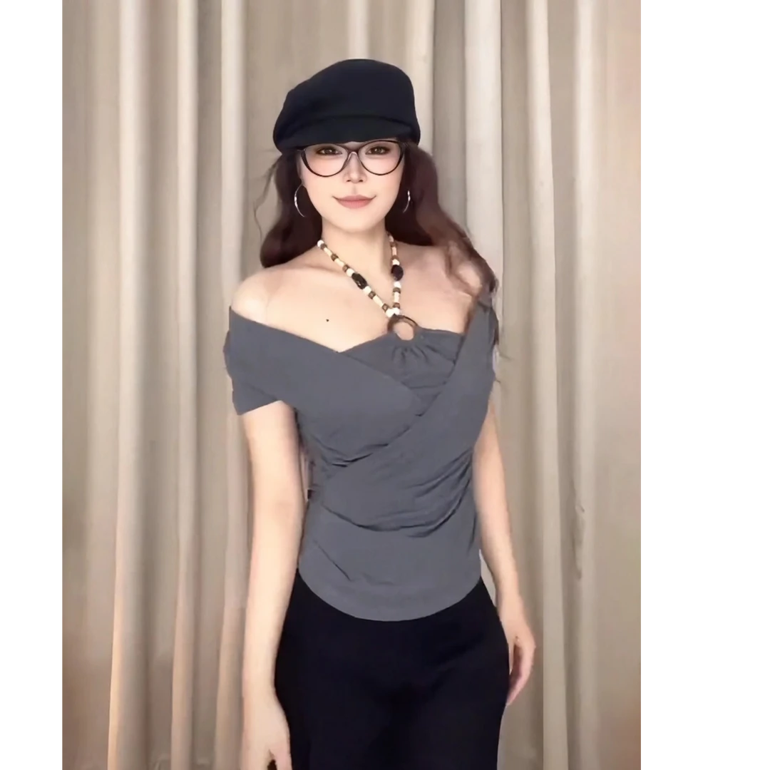 大码胖mm法式辣妹假两件挂脖短袖T恤夏季新款设计感修身显瘦上衣