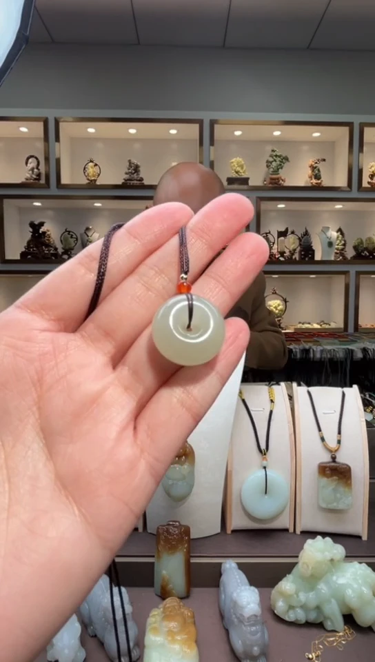 颈饰未镶嵌和田玉1