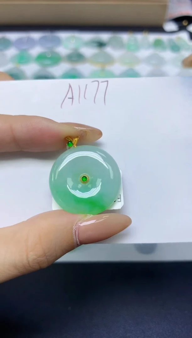 颈饰18K金镶嵌翡翠天然缅甸A货翡翠百元以上9元证书费自理