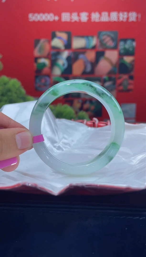 翡翠手镯未镶嵌手镯8