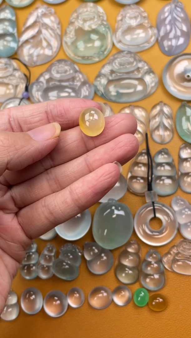 翡翠未镶嵌吊坠(不含链)蛋面 12.8 11 6.7