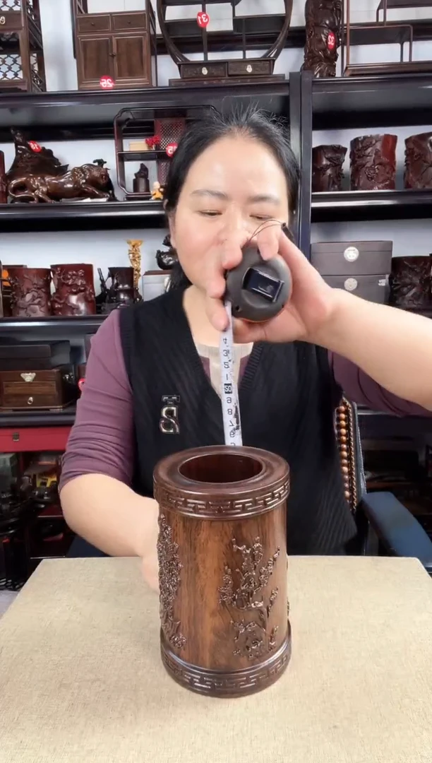 木梅兰竹菊笔筒