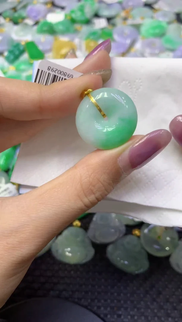 颈饰18K金镶嵌翡翠天然缅甸翡翠A货