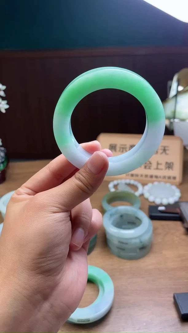 【闪购商品】定制翡翠手镯未镶嵌定制
