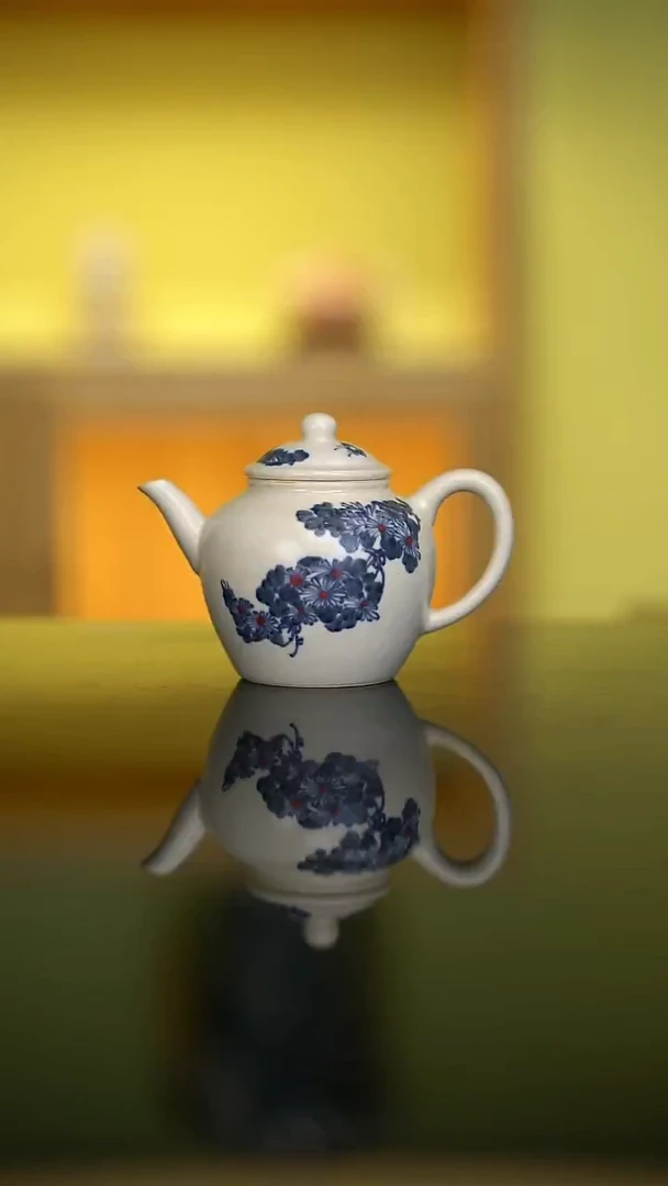 瓷陶鸣堂-菊纹笑樱壶