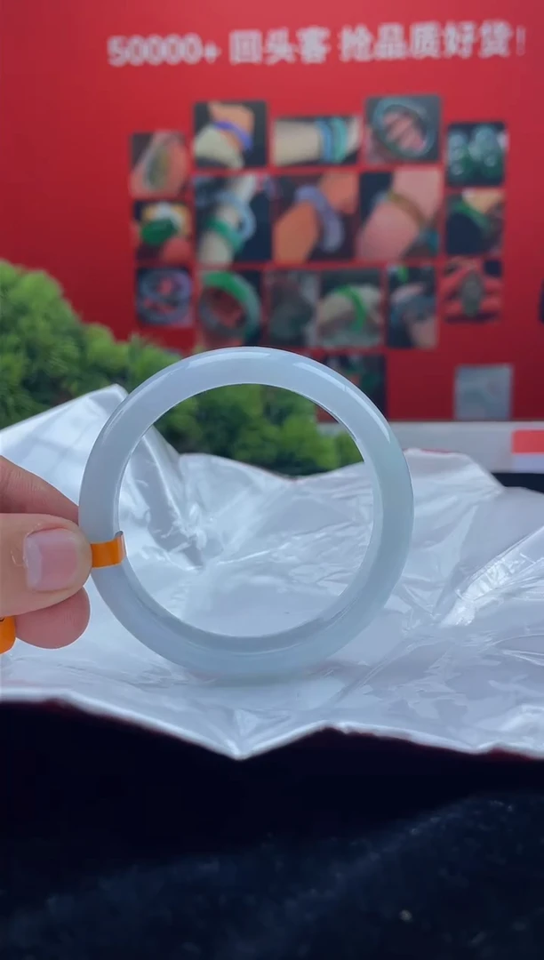 翡翠手镯未镶嵌手镯13