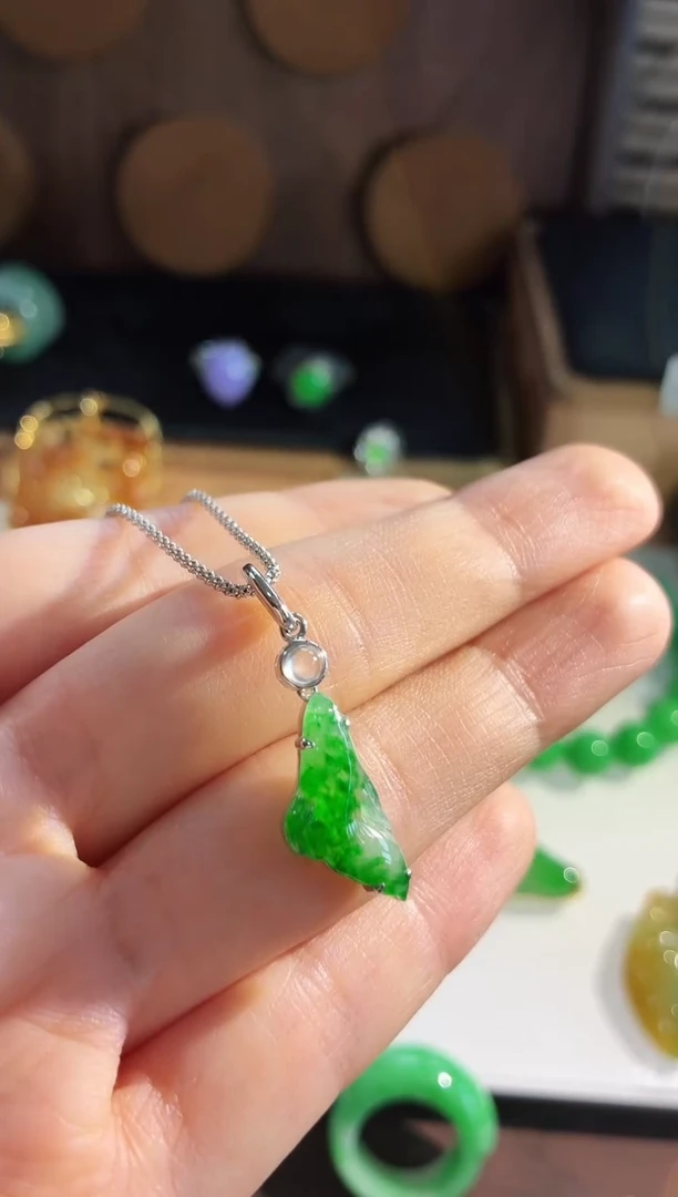 吊坠(不含链)18K金镶嵌翡翠吊坠