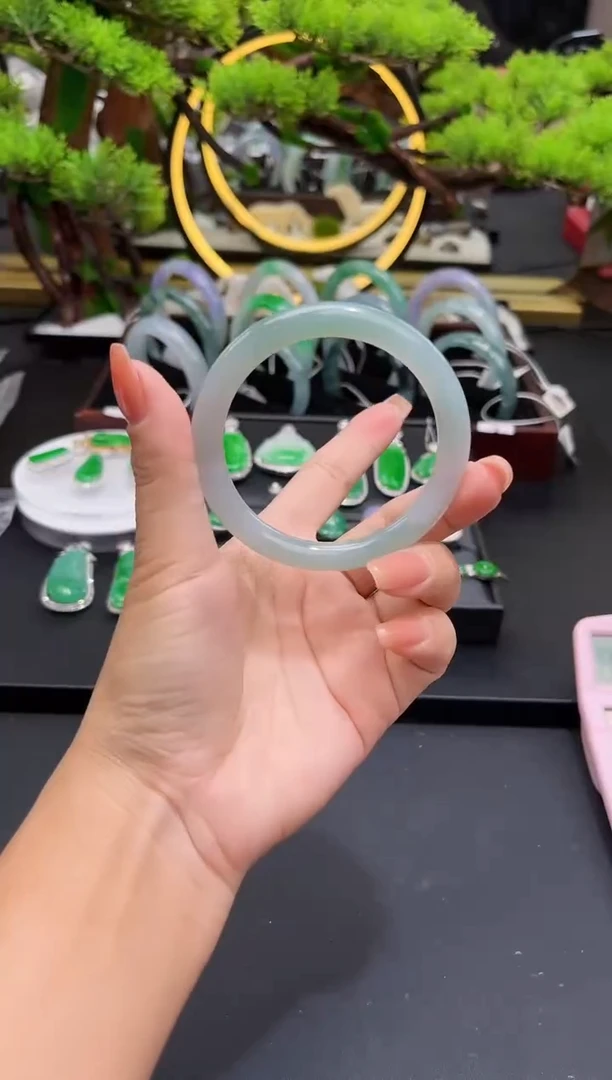 未镶嵌手镯翡翠手镯