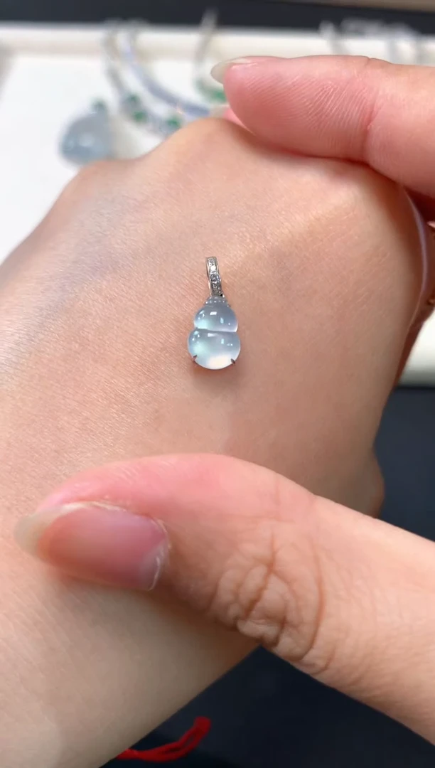 【闪购商品】翡翠吊坠(不含链)18K金镶嵌A175|980