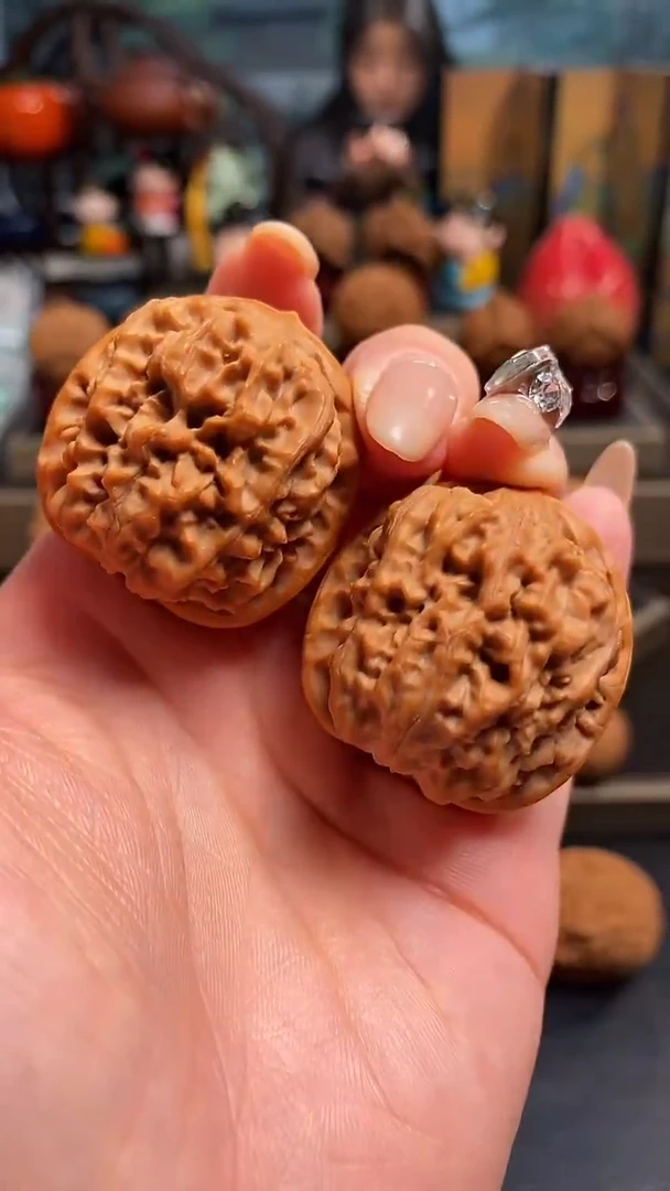 【闪购商品】文玩核桃把件K43龙墩34