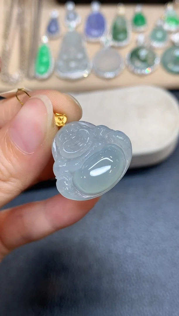 颈饰18K金镶嵌翡翠佛公【无服务费