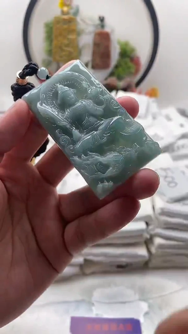 颈饰未镶嵌翡翠虚空藏