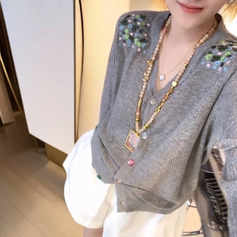 休闲时尚印花白色针织长袖女2025年初秋新款轻薄柔软开衫洋气上衣