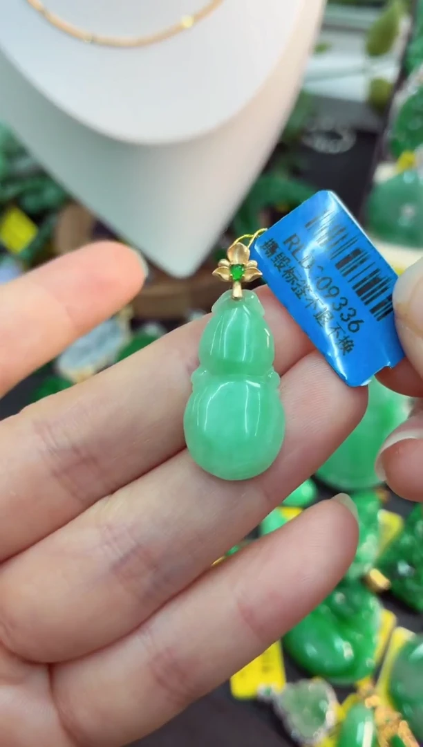 吊坠(不含链)未镶嵌翡翠挂件