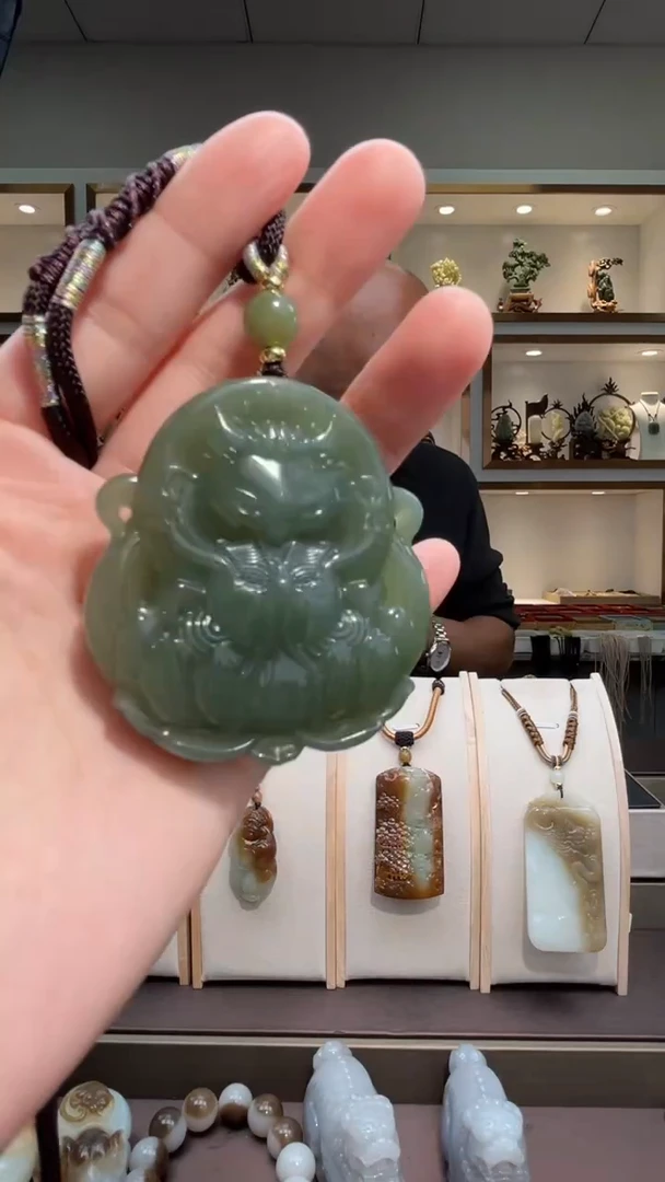 颈饰未镶嵌和田玉苏