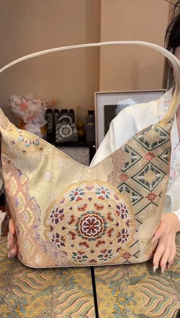 刺绣非遗唐锦包包